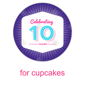Celebrating 10 years topper - cupcake